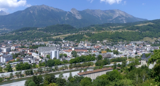 Printemps 2026 : pourquoi mars est l’un des meilleurs moments pour vendre son bien immobilier en Savoie